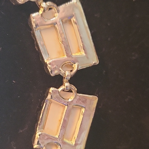 Vintage White Square Necklace - Picture 5 of 7